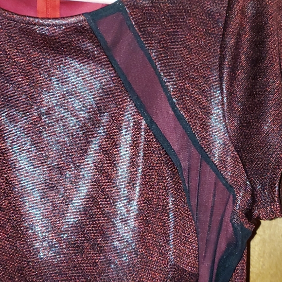 Fashion to figure deep burgundy evening dress - Picture 3 of 9